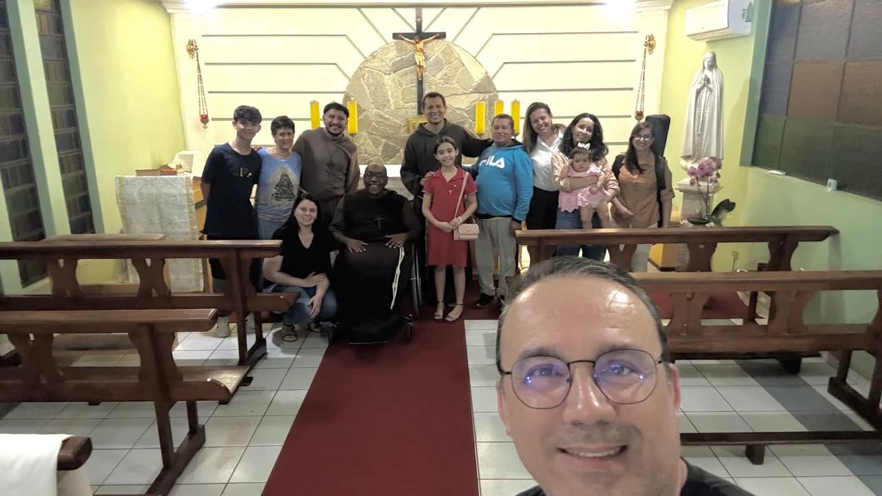 Frei Carlos Acácio Celebra Missa na Toca de Assis em Londrina